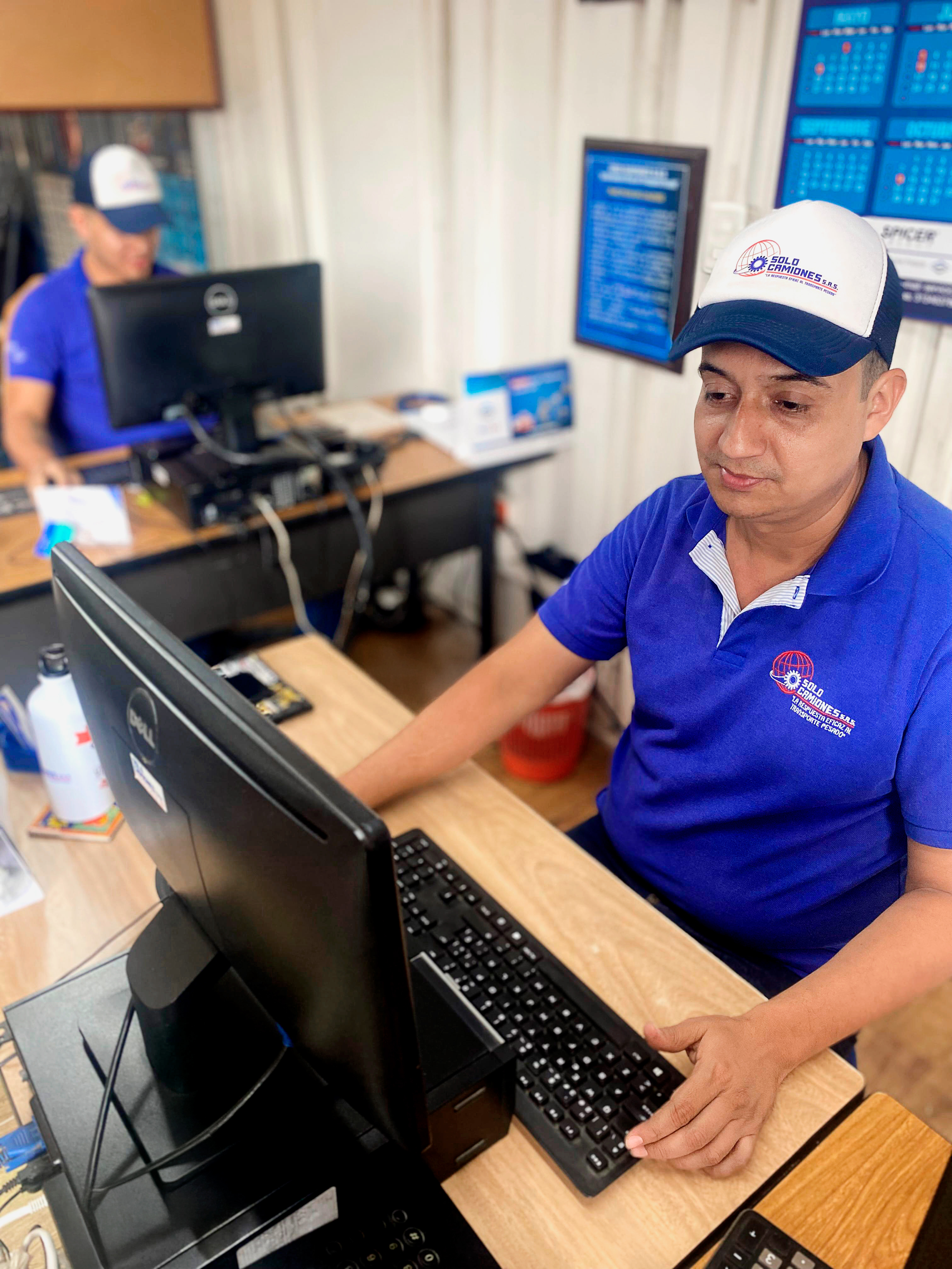 Imagen equipo comercial Solo Camiones